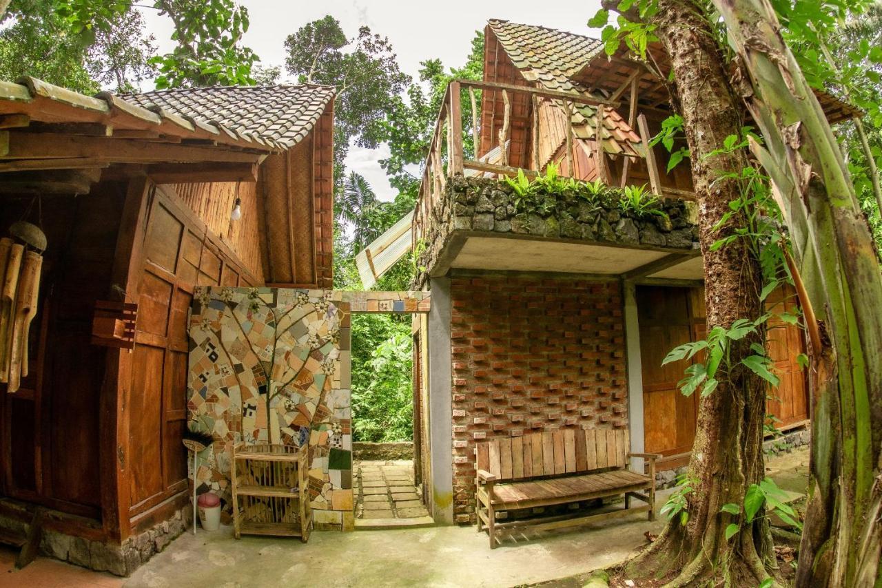 Villa Kampung Ayem Riverside Sleman  Exterior photo