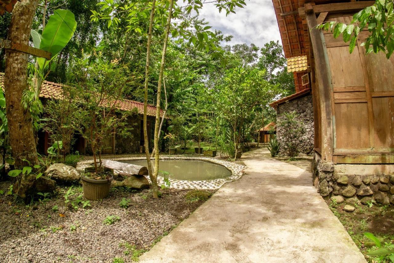 Villa Kampung Ayem Riverside Sleman  Exterior photo